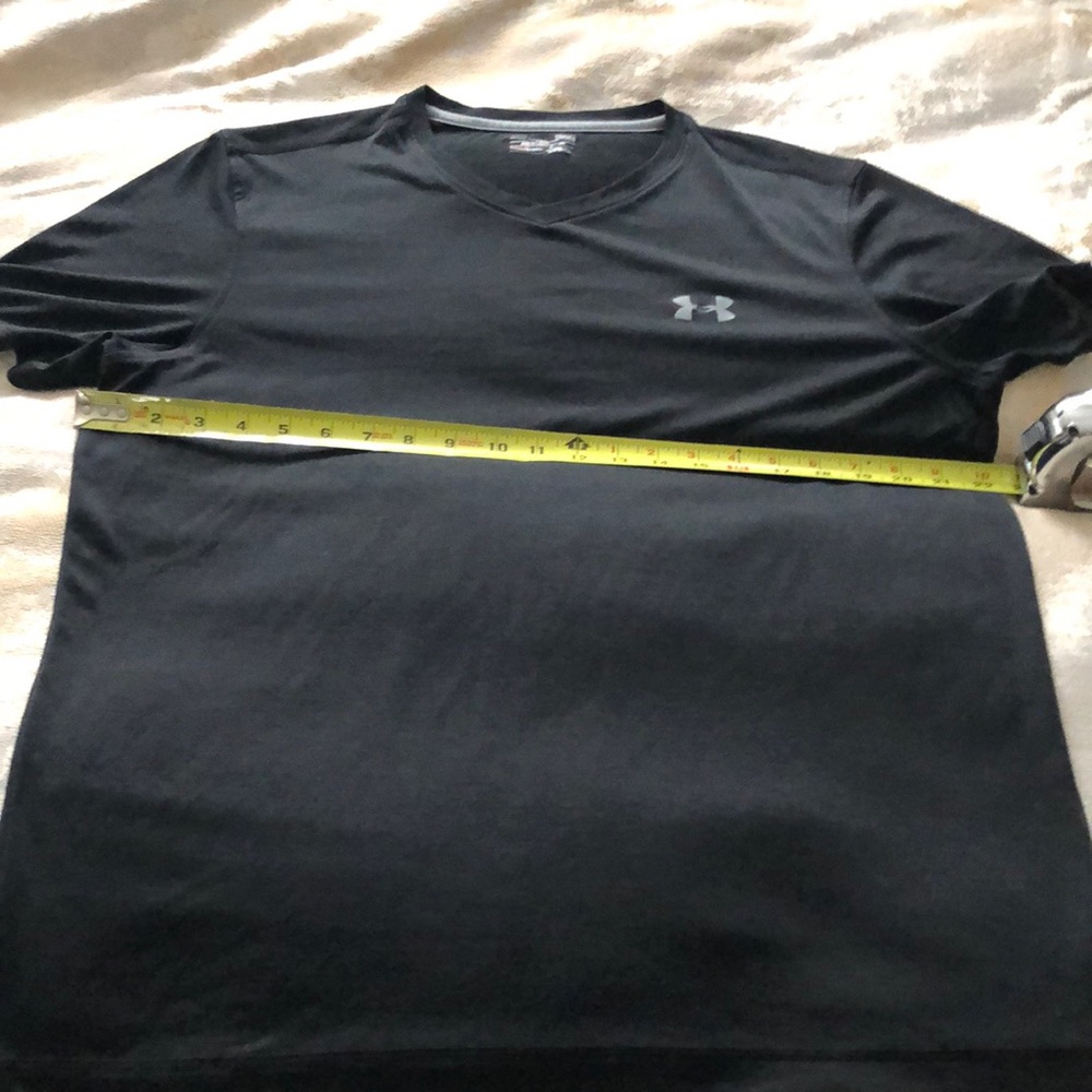 Under Armour top L
